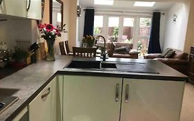 4 Bedroom House In Seaside Town